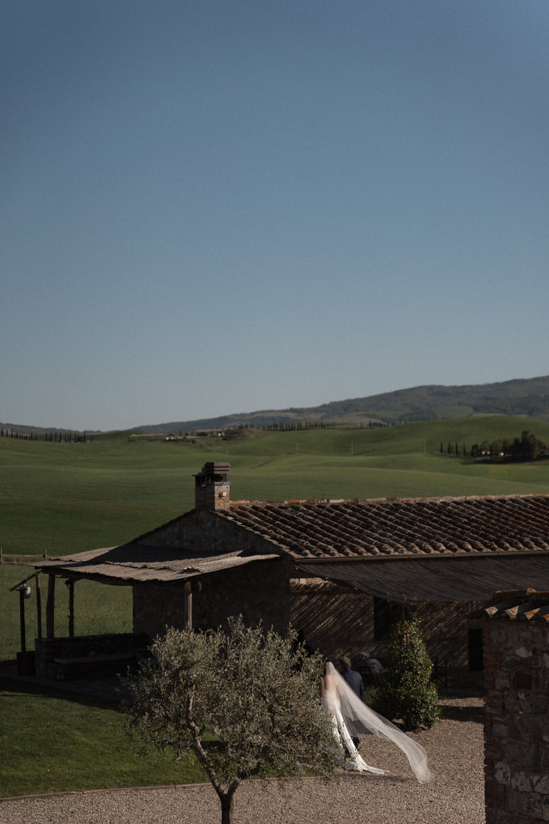 wedding at locanda in tuscany