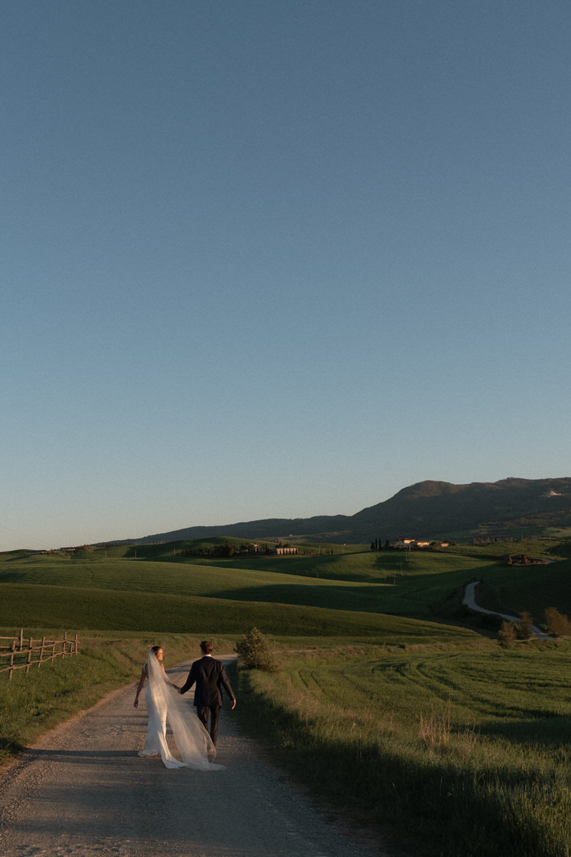 wedding at locanda in tuscany