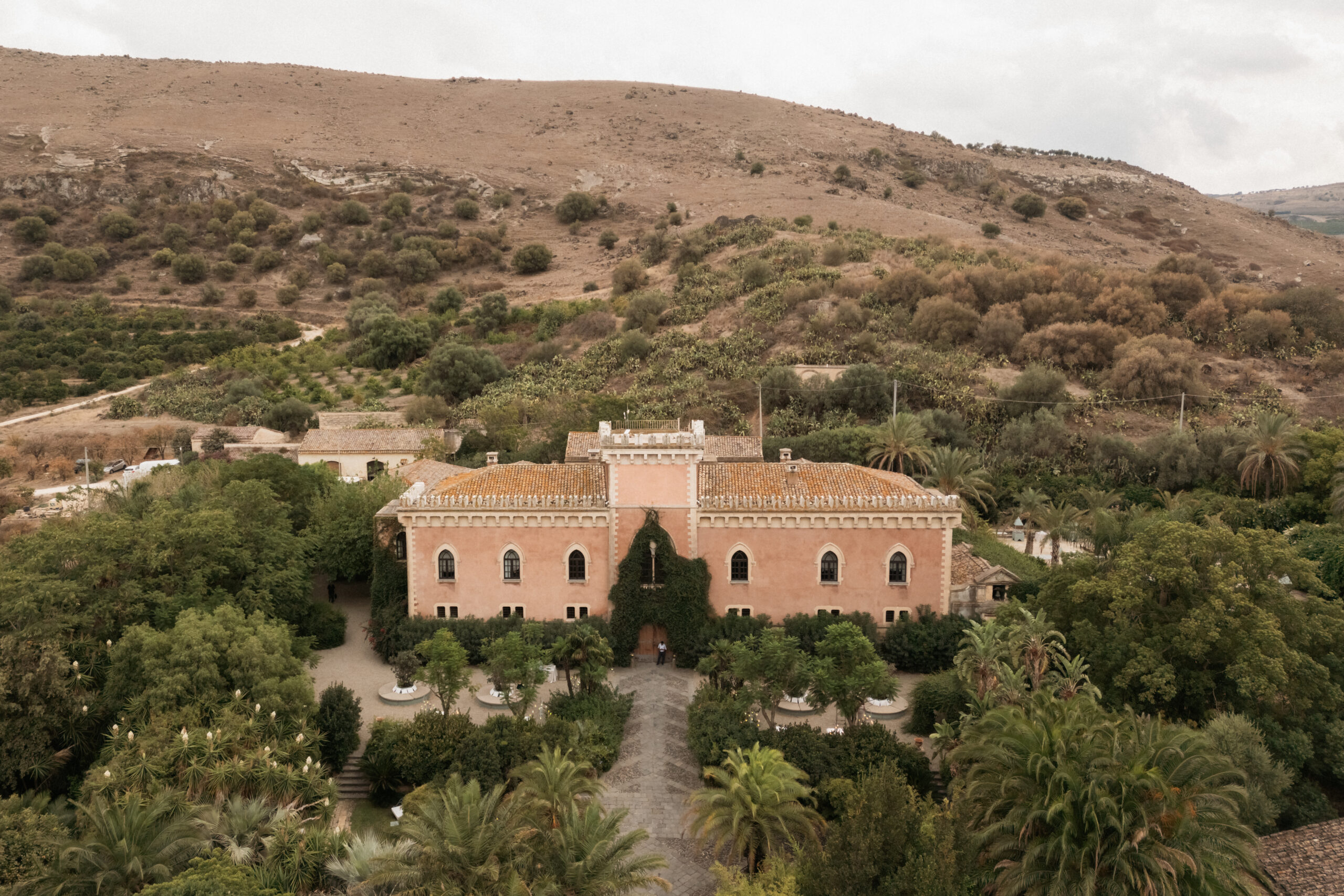wedding at castello xirumi sicily